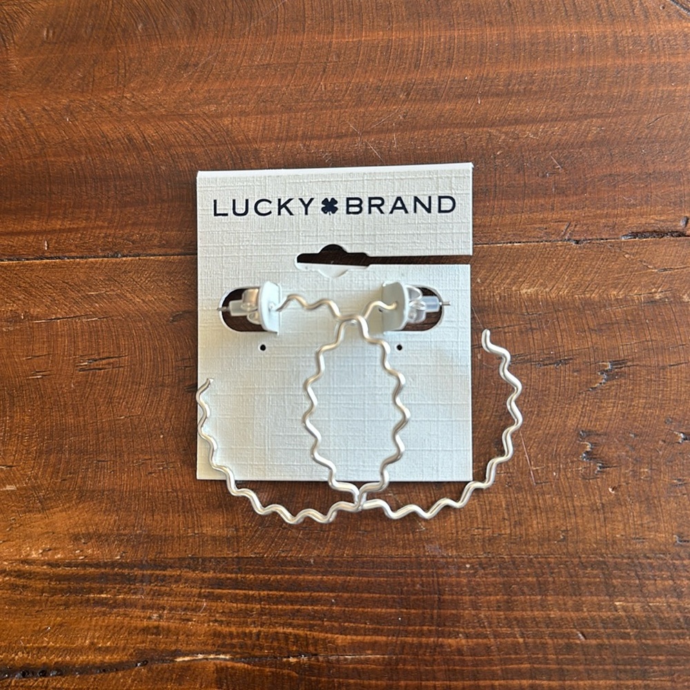New With Tag - Lucky Brand silver zig zag hoop earrings